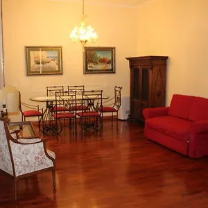 https://colosseum-new-charming-apartment.it-romehotels.com